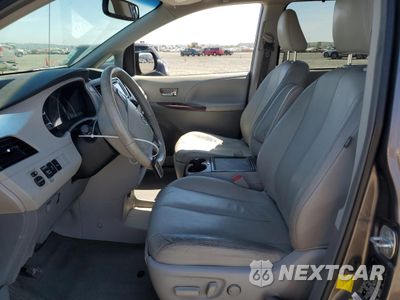 Zdjęcie 7 z 15 samochodu: 2013 TOYOTA SIENNA XLE VIN:5TDYK3DC6DS316685 - miniatura