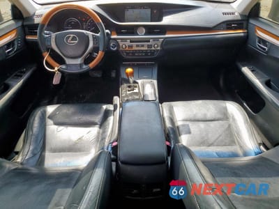 Zdjęcie 8 z 12 samochodu: 2015 LEXUS ES 300H VIN:JTHBW1GG1F2082364 - miniatura