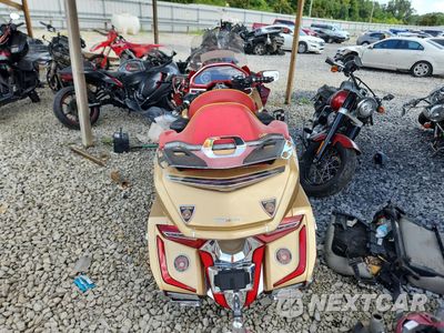 Czwarte zdjęcie samochodu z boku: 2018 HONDA GL1800 D VIN:JH2SC7975JK000260 - miniatura