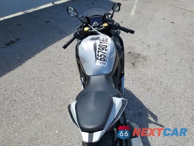 Zdjęcie 6 z 10 samochodu: 2025 KAWASAKI ZX400 S VIN:ML5ZXCS11SDA39912 - miniatura