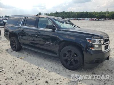 Czwarte zdjęcie samochodu z boku: 2017 CHEVROLET SUBURBAN C1500 LS VIN:1GNSCGKC8HR230352 - miniatura