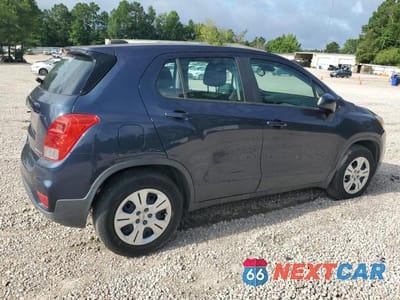 Trzecie zdjęcie samochodu z tyłu: 2018 CHEVROLET TRAX LS VIN:3GNCJKSB6JL214815 - miniatura