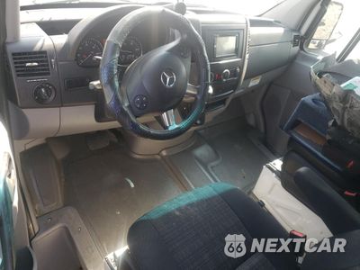 Zdjęcie 8 z 14 samochodu: 2014 MERCEDES-BENZ SPRINTER 2500 VIN:WD3PE7DCXE5844404 - miniatura
