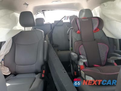 Zdjęcie 10 z 14 samochodu: 2023 TOYOTA SIENNA XLE VIN:5TDYRKECXPS153998 - miniatura