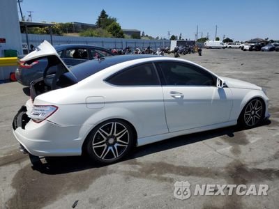 Trzecie zdjęcie samochodu z tyłu: 2013 MERCEDES-BENZ C 350 VIN:WDDGJ5HB8DF967821 - miniatura