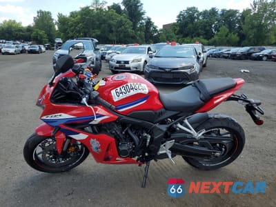 Trzecie zdjęcie samochodu z tyłu: 2024 HONDA CBR650 R VIN:MLHRH1555R5001555 - miniatura