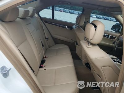 Zdjęcie 10 z 12 samochodu: 2008 MERCEDES-BENZ C 300 VIN:WDDGF54X48F067457 - miniatura