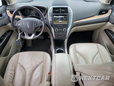 Zdjęcie 8 z 14 samochodu: 2017 LINCOLN MKC SELECT VIN:5LMCJ2C94HUL51846 - miniatura