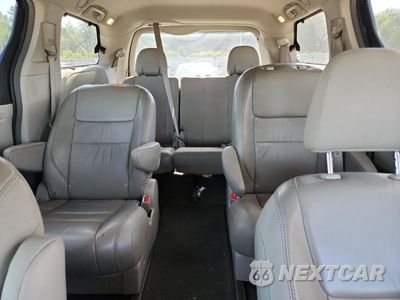 Zdjęcie 10 z 13 samochodu: 2015 TOYOTA SIENNA XLE VIN:5TDDK3DC1FS127055 - miniatura