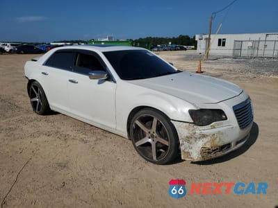 Czwarte zdjęcie samochodu z boku: 2011 CHRYSLER 300C VIN:2C3CA6CT0BH554791 - miniatura