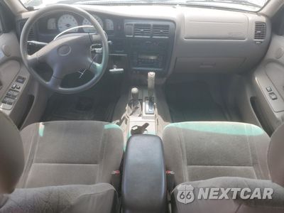 Zdjęcie 8 z 12 samochodu: 2001 TOYOTA TACOMA DOUBLE CAB VIN:5TEHN72N21Z791316 - miniatura
