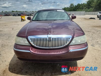 Piąte zdjęcie samochodu w środku: 2008 LINCOLN TOWN CAR SIGNATURE LIMITED VIN:2LNHM82V68X635165 - miniatura