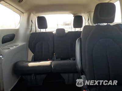 Zdjęcie 10 z 17 samochodu: 2018 CHRYSLER PACIFICA LX VIN:2C4RC1CG3JR292568 - miniatura