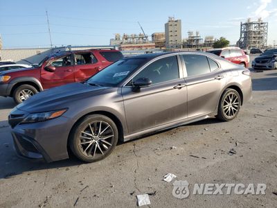 2022 TOYOTA CAMRY SE 4T1G11AK2NU703371 - główne zdjęcie licytacji z USA - miniatura