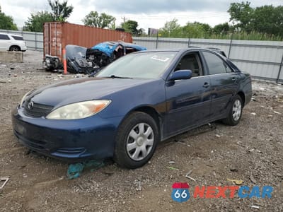 2002 TOYOTA CAMRY LE 4T1BE32K52U597101 - główne zdjęcie licytacji z USA - miniatura