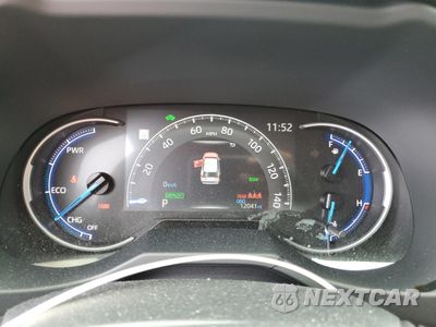 Zdjęcie 9 z 14 samochodu: 2025 TOYOTA RAV4 XLE VIN:JTMRWRFV7SJ062926 - miniatura