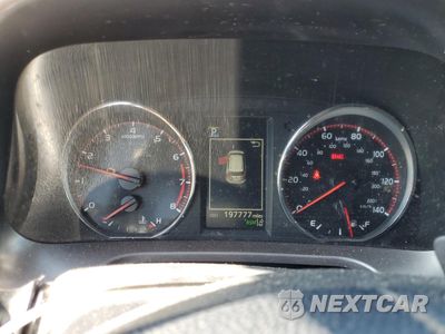 Zdjęcie 9 z 13 samochodu: 2018 TOYOTA RAV4 SE VIN:JTMNFREV1JJ747339 - miniatura