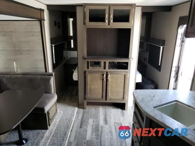 Piąte zdjęcie samochodu w środku: 2021 JAYCO JAY FLIGHT VIN:1UJBJ0BNXM17R0132 - miniatura