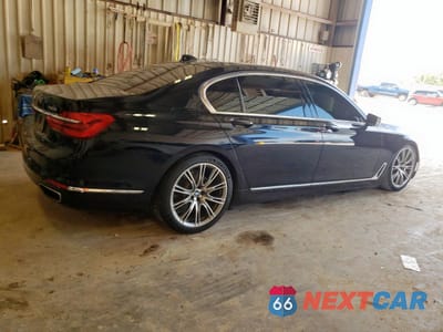 Trzecie zdjęcie samochodu z tyłu: 2017 BMW 750 I VIN:WBA7F0C55HGM21314 - miniatura