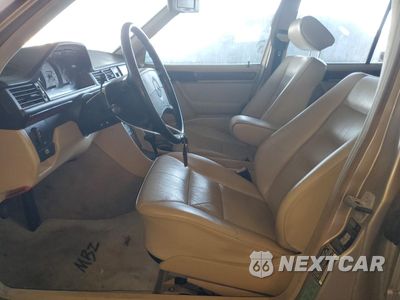 Zdjęcie 7 z 13 samochodu: 1990 MERCEDES-BENZ 300 E VIN:WDBEA30D2LB121367 - miniatura