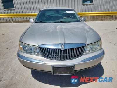 Piąte zdjęcie samochodu w środku: 2002 LINCOLN CONTINENTAL VIN:1LNHM97V72Y693131 - miniatura
