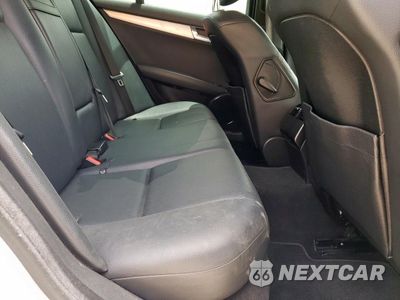 Zdjęcie 10 z 12 samochodu: 2010 MERCEDES-BENZ C 300 VIN:WDDGF5EB3AR109933 - miniatura