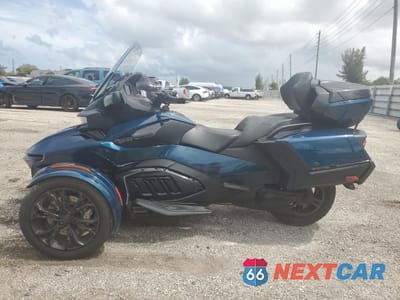 Trzecie zdjęcie samochodu z tyłu: 2021 CAN-AM SPYDER ROADSTER RT VIN:2BXNBDD2XMV001159 - miniatura