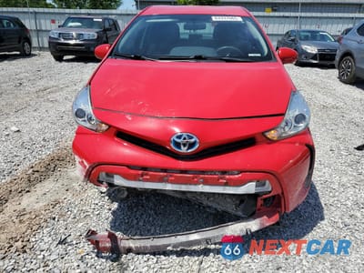 Piąte zdjęcie samochodu w środku: 2017 TOYOTA PRIUS V VIN:JTDZN3EUXHJ069578 - miniatura