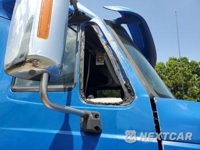Zdjęcie 9 z 10 samochodu: 2016 INTERNATIONAL PROSTAR SEMI TRUCK VIN:3HSDJAPR7GN221967 - miniatura