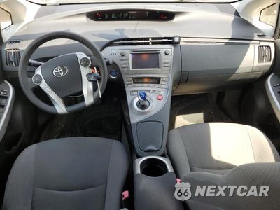 Zdjęcie 8 z 12 samochodu: 2013 TOYOTA PRIUS VIN:JTDKN3DU4D5562419 - miniatura
