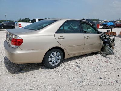 Trzecie zdjęcie samochodu z tyłu: 2005 TOYOTA CAMRY LE VIN:4T1BE32KX5U969536 - miniatura