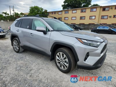 Czwarte zdjęcie samochodu z boku: 2025 TOYOTA RAV4 XLE PREMIUM VIN:2T3C1RFV6SC332719 - miniatura