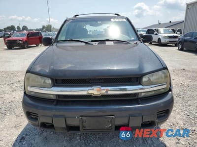Piąte zdjęcie samochodu w środku: 2005 CHEVROLET TRAILBLAZER LS VIN:1GNDT13S352307869 - miniatura