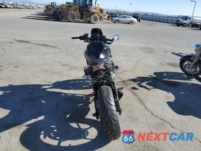 Czwarte zdjęcie samochodu z boku: 2018 KAWASAKI ER650 H VIN:JKAEREH18JDA24818 - miniatura