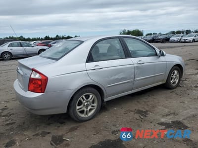 Trzecie zdjęcie samochodu z tyłu: 2005 KIA SPECTRA LX VIN:KNAFE121555100500 - miniatura