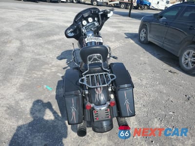 Czwarte zdjęcie samochodu z boku: 2011 HARLEY-DAVIDSON FLHX VIN:1HD1KBM13BB670760 - miniatura