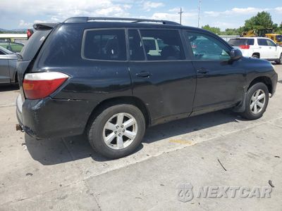 Trzecie zdjęcie samochodu z tyłu: 2010 TOYOTA HIGHLANDER VIN:5TDBK3EH9AS017607 - miniatura