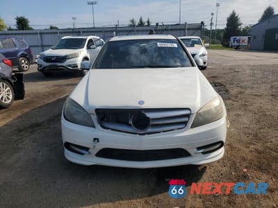 Piąte zdjęcie samochodu w środku: 2011 MERCEDES-BENZ C 300 4MATIC VIN:WDDGF8BB8BR133913 - miniatura