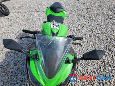 Piąte zdjęcie samochodu w środku: 2013 KAWASAKI EX300 A VIN:JKAEX8A13DDA10122 - miniatura