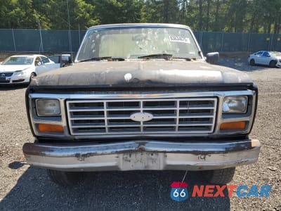 Piąte zdjęcie samochodu w środku: 1985 FORD F150 VIN:1FTEF14YXFPB36520 - miniatura