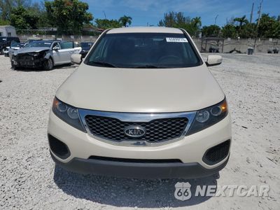 Piąte zdjęcie samochodu w środku: 2011 KIA SORENTO BASE VIN:5XYKTCA18BG140237 - miniatura