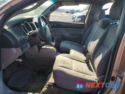 Zdjęcie 7 z 12 samochodu: 2005 TOYOTA TACOMA VIN:5TENX22N15Z133234 - miniatura