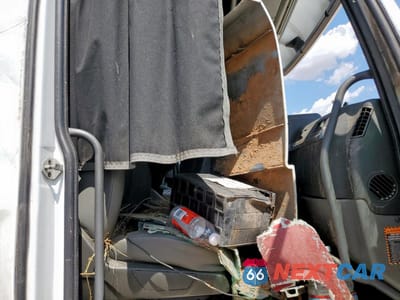 Zdjęcie 6 z 10 samochodu: 2022 VOLVO VN VNL VIN:4V4NC9EH9NN298420 - miniatura