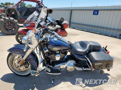 Trzecie zdjęcie samochodu z tyłu: 2012 HARLEY-DAVIDSON FLHRC ROAD KING CLASSIC VIN:1HD1FRM10CB614533 - miniatura