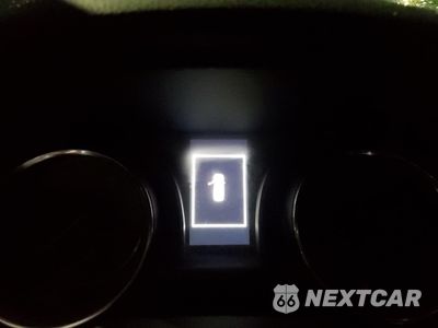 Zdjęcie 9 z 12 samochodu: 2019 TOYOTA CAMRY L VIN:4T1B11HK8KU795985 - miniatura