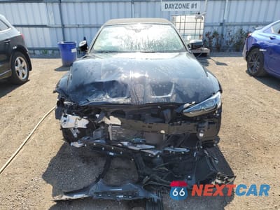 Piąte zdjęcie samochodu w środku: 2024 BMW M4 COMPETITION VIN:WBS33BA05RCN89663 - miniatura