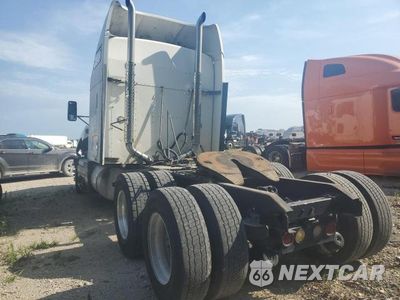 Trzecie zdjęcie samochodu z tyłu: 2007 KENWORTH T600 SEMI TRUCK VIN:1XKADB9X07R203632 - miniatura