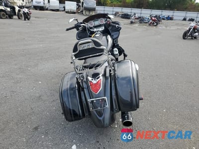Czwarte zdjęcie samochodu z boku: 2015 KAWASAKI VN1700 K VIN:JKBVNRK14FA006250 - miniatura