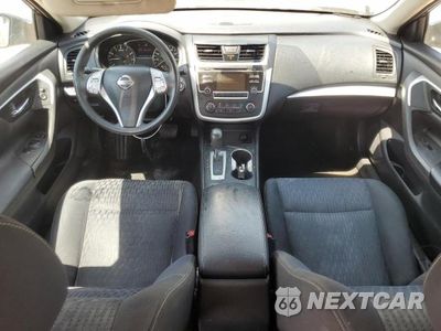 Zdjęcie 8 z 12 samochodu: 2016 NISSAN ALTIMA 2.5 VIN:1N4AL3AP1GN312811 - miniatura