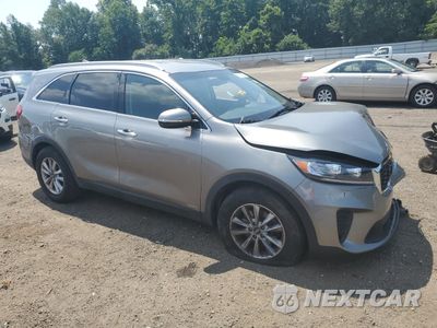 Czwarte zdjęcie samochodu z boku: 2019 KIA SORENTO L VIN:5XYPGDA38KG523435 - miniatura